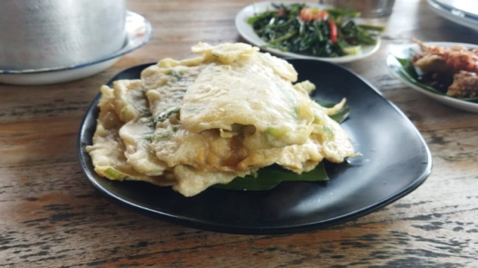 Mendoan Legit di Tengah Sawah: Kenikmatan Sederhana yang Menggugah Selera